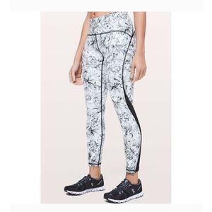 Lululemon Train Times 7/8 Pant *25 Light Garden White Black Floral Luxtreme 12